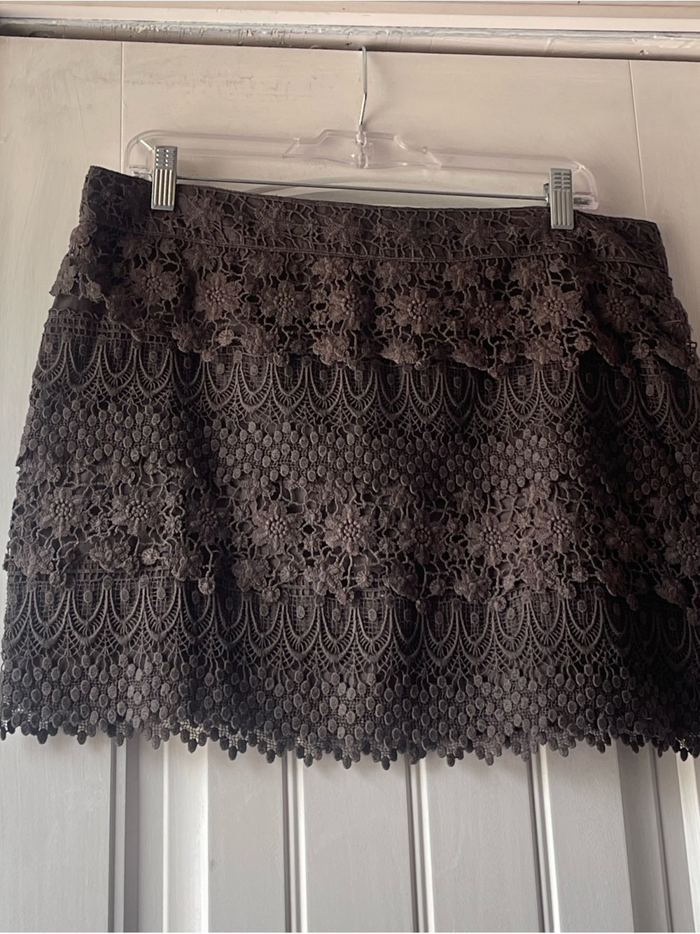 American Eagle Beautiful Gray Floral Lace Mini Skirt size 12